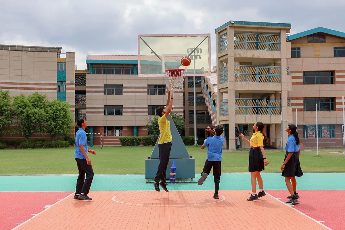 10 Benefits of Sports for Students Life: Confidence, Discipline & Social Skills